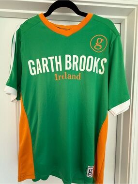 Garth Brooks Ireland World Tour 2022 Green & Gold Soccer Jersey Large